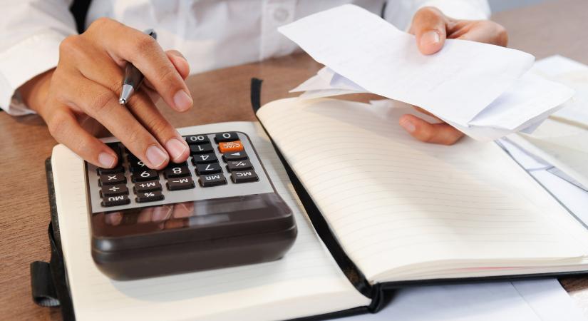 Brüsszeli lobbista a magyar pénztárcák ellen: ki Csiszár Béla, és miért akarja eltörölni a rezsicsökkentést?