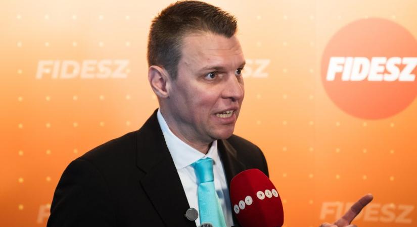 Menczer: Radnai Márk vagy Magyar Péter hálószobájával kapcsolatban nem vagyok illetékes