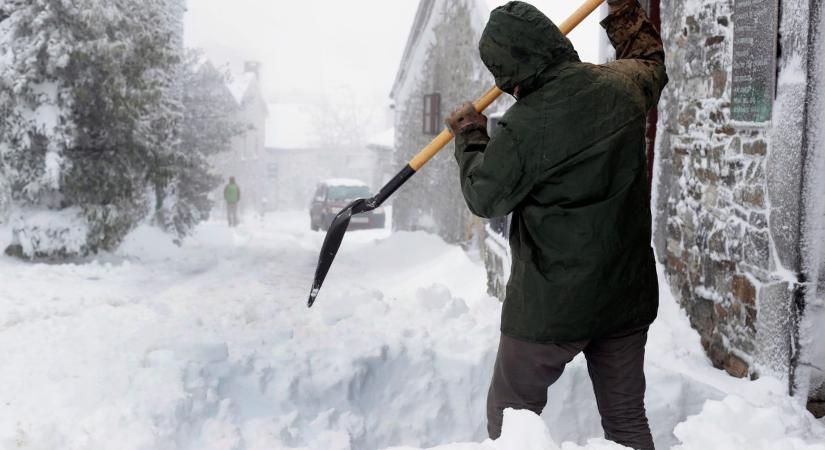 Drasztikus lehűlés miatt adtak ki riasztást, havazással tör be a hidegfront