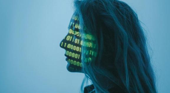 Az AI 45 perc alatt megír egy könyvet, de a szexjelenetekben még nem elég jó