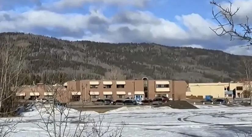 Iskolai lövöldözés egy orosz középiskolában: egy ember meghalt