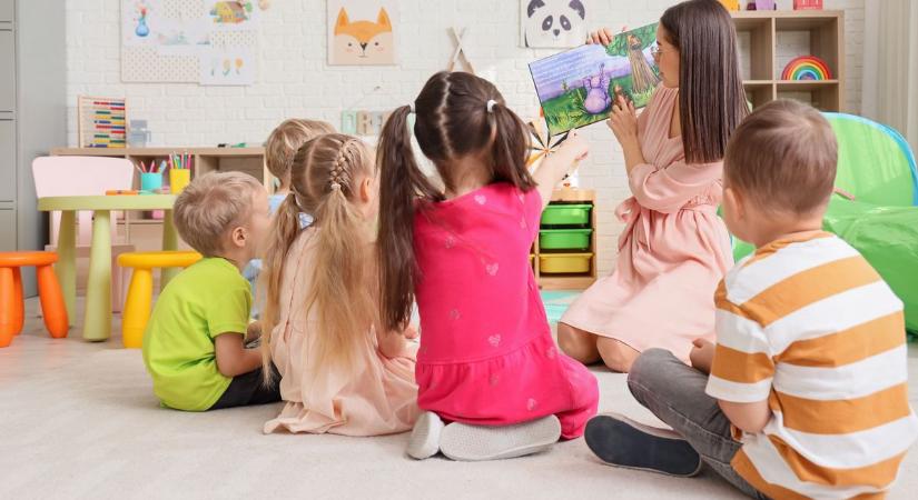 "Maszkot ölt apraja, nagyja - sőt, Manó Mozgó énekes, mondókás tornafoglalkozás is lesz a kicsiknek