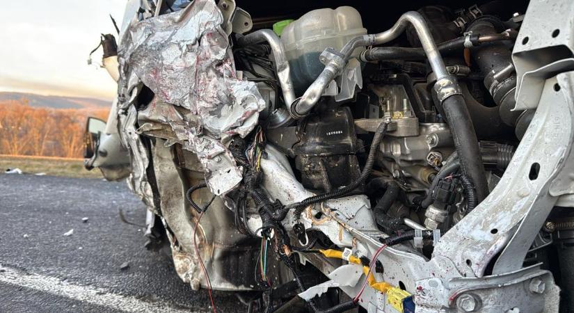 Újabb baleset történt csütörtök reggel Vasban, ezúttal Cáknál - teljes szélességében lezárták az utat