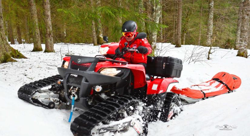 Félszáz emberen segítettek a hegyimentők