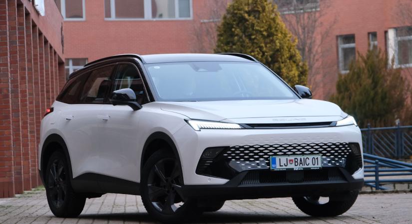 Gigászi autógyártó érkezik Magyarországra