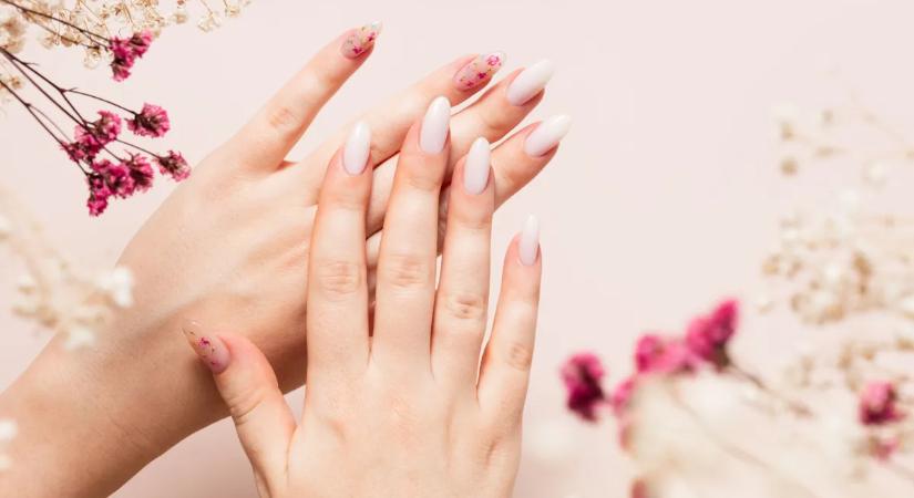 Ezek 2026 legstílusosabb tavaszi körömtrendjei: a manikűrös szerint most mindenki ezt kéri