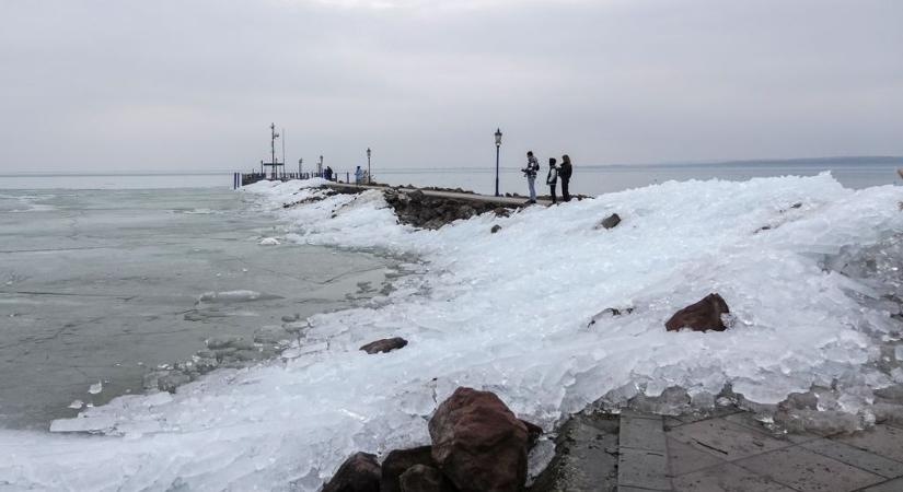 Jégvarázs a Balatonon