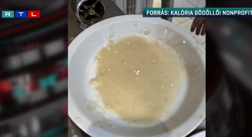 Menza-botrány: hungarocell került a menzás babfőzelékbe