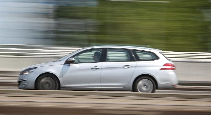 960 eurós bírságot kapott egy német sofőr a 7 km/h-s gyorshajtásért