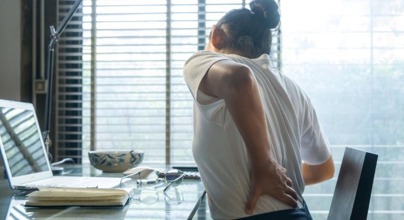 Amikor már az ülés is fáj: ezt teheted a farokcsont-fájdalom ellen