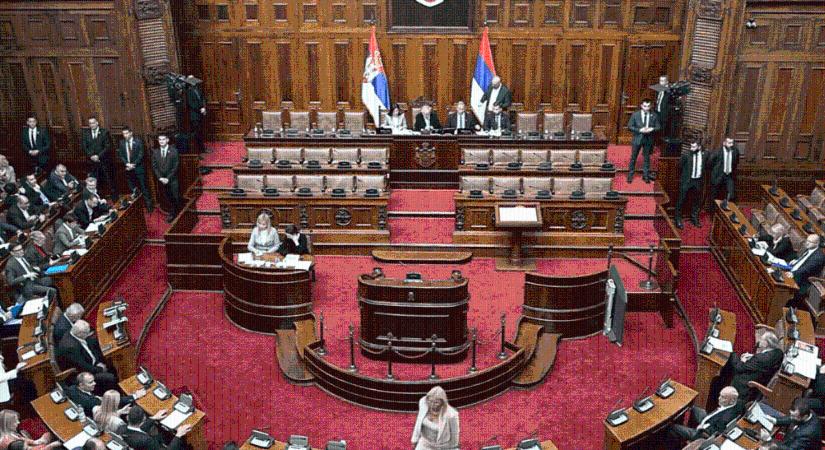 Újabb vitatható törvénycsomag kerül a parlament elé