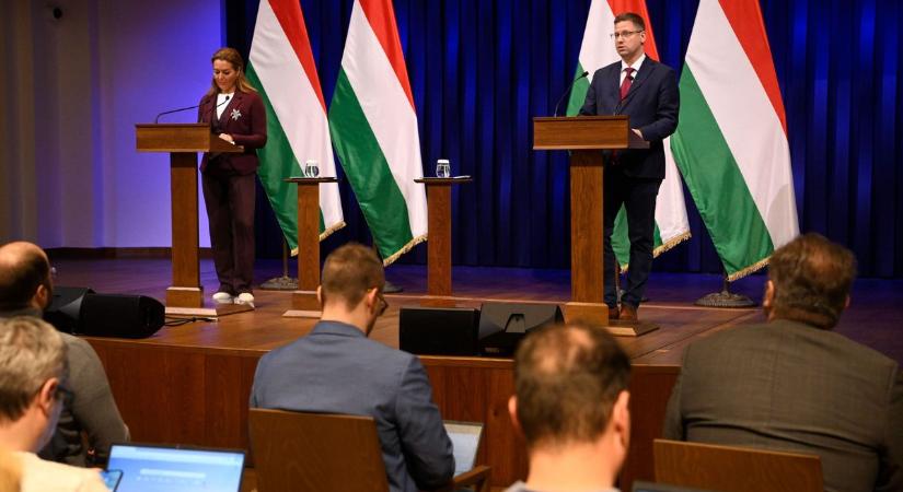 Kövesse nálunk élőben Gulyás Gergely sajtótájékoztatóját