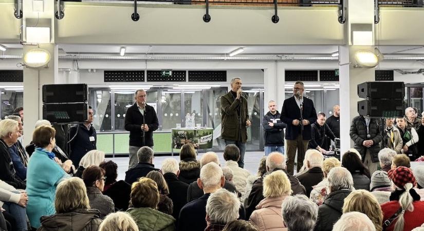 Lázár János részletfizetést adott Pintér Bencének a Dézsi Csaba András által felhalmozott Volán tartozásra