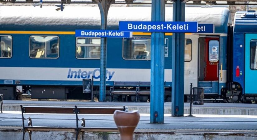 Füst miatt tört ki pánik a Savaria InterCityn az egyik utas szerint - Reagált a MÁV