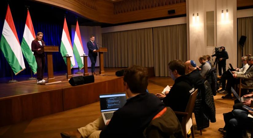 Eltitkolt mérgezések a gödi Samsung-gyárban, Orbán országjáráson – kormányinfót tart Gulyás Gergely