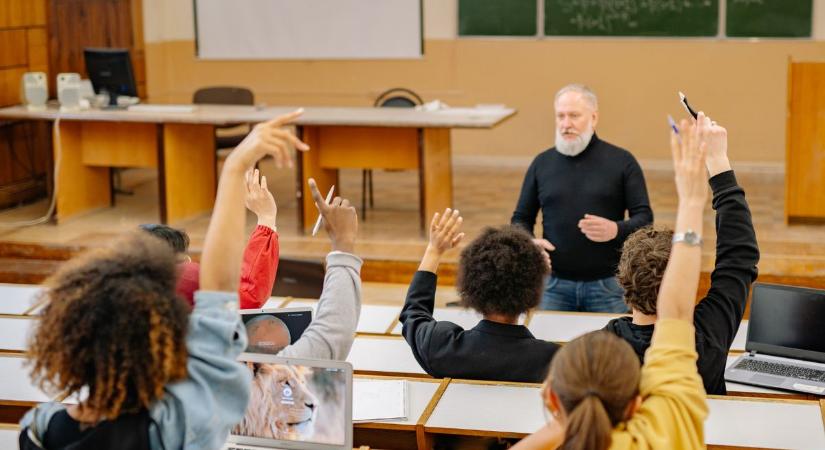 Vészesen közeledik a határidő – ha tanulni szeretne, ne habozzon tovább!