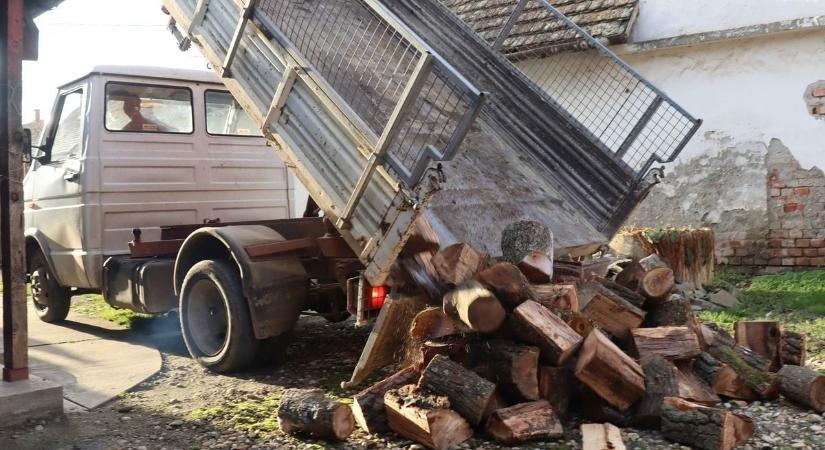 A csalók legújabb trükkje az ingyenes födémszigetelés. Így próbálnak csapdába csalni