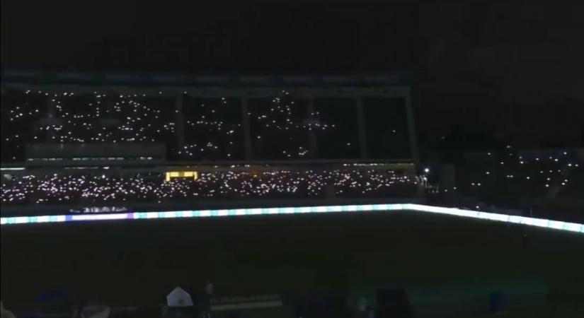 Egy focicsapat félidőben bemondta, hogy kiesett a riválisa, majd a Gyászindulóval gúnyolódott rajta