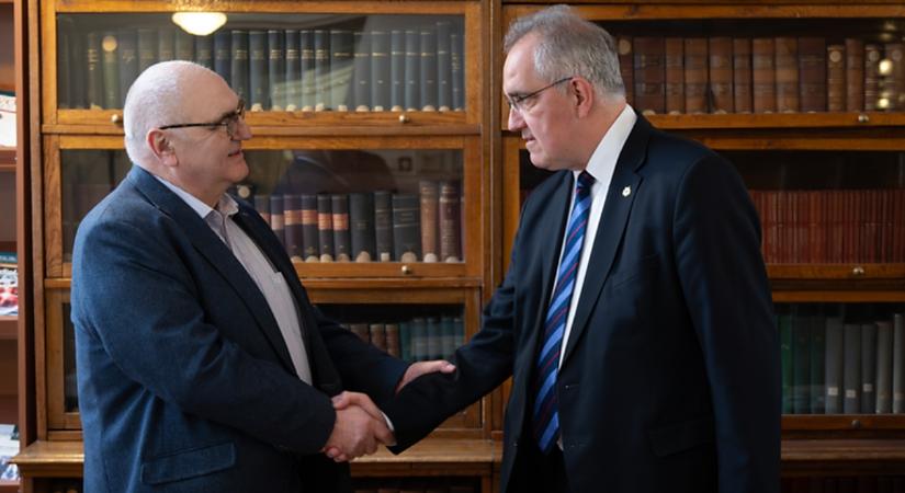 Hárommillió forinttal támogatja a debreceni cég a sürgősségi orvostan fejlesztését