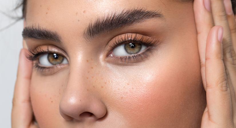 Szemöldök dúsítása otthon? Így működnek a természetes módszerek