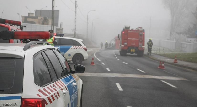 Útlezárás a 6-oson: ijesztő baleset történt Hidasnál
