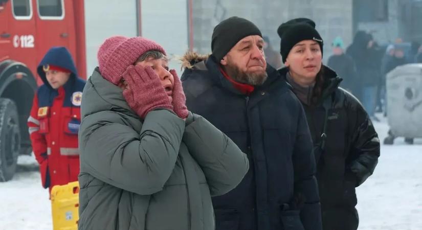 Az újabb orosz támadás után óriási tüzek Zaporizzsjában – az ellentámadásban öten haltak meg, köztük egy pap