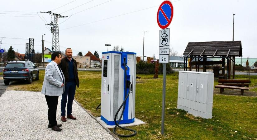 Utakat újítottak fel és elektromos töltőt is átadtak a zalai településen - mutatjuk a feljesztéseket