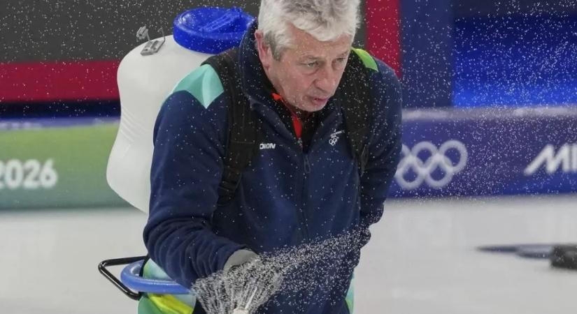 Az olimpia váratlan sztárja lett a curling Michael Jacksonja, aki moonwalk járásban permetezi a jeget