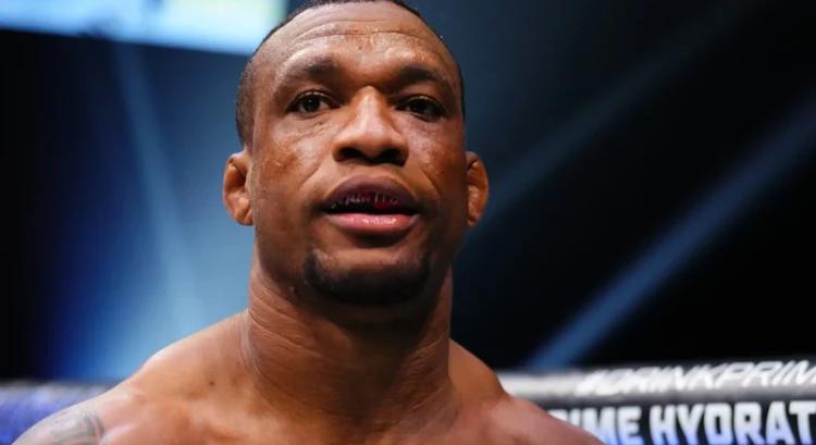 Jailton Almeida bejelentette, hogy súlycsoportot vált, erre a UFC kirúgta