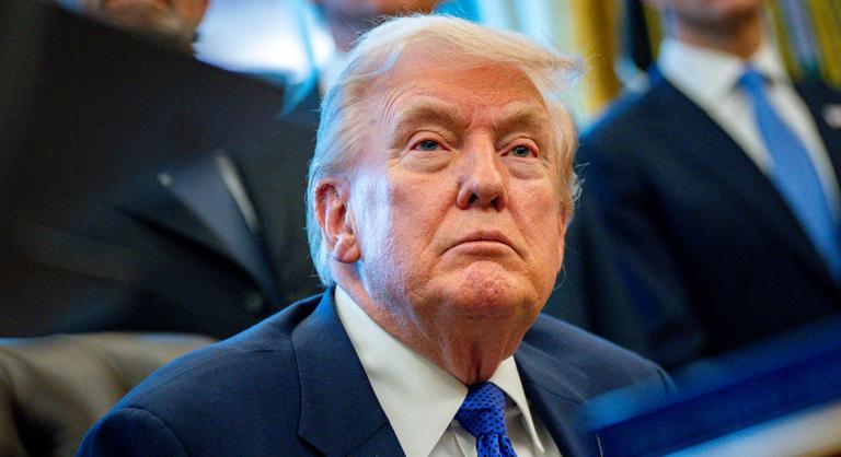 Hüledeznek a kanadaiak, Donald Trump sakkban tartja őket