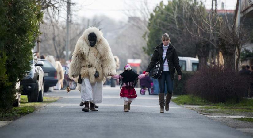 Ma kezdődik a mohácsi busójárás 2700 maskarással
