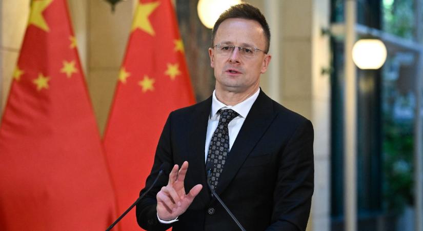 Szijjártó Péter: Magyarország sokat profitál a Kínával folytatott együttműködésből