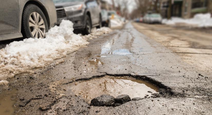 Gulyás Gergely: a kátyúknak hét kategóriája van, az elsőbe tartozókat egy napon belül javítani kell