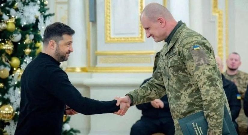 Ő fenyegeti katonai támadással Magyarországot - nem ismeretlen provokátorról, hanem egy kitüntetett neonáciról van szó