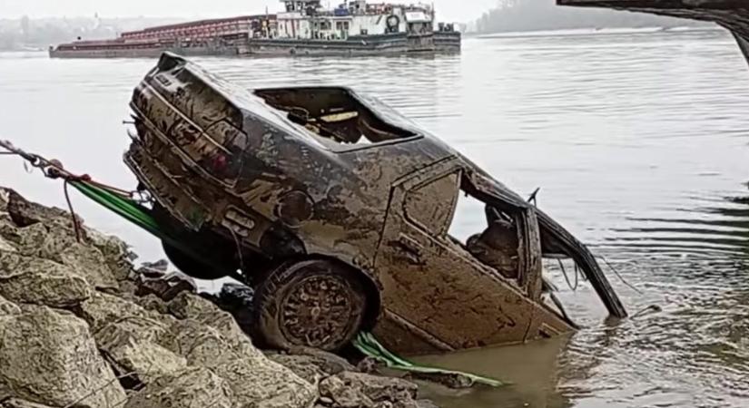 Megtalálták a 11 éve eltűnt Bor György kocsiját a Dunában, egy holttest volt a jármű utasterében – videón a kiemelés