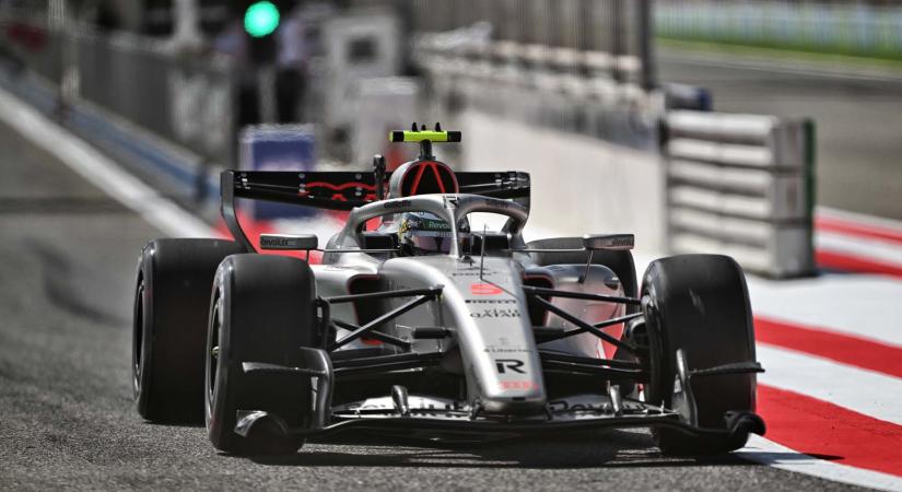 Az Audi titkolózik Bahreinben: különös trükkök bukkantak fel az autó padlólemezén