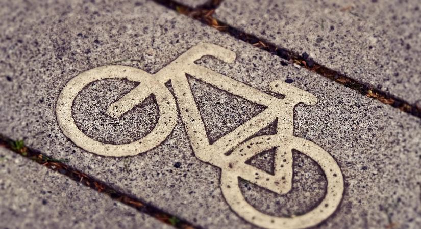 KRESZ: így módosulhatnak a kerékpárosokra vonatkozó szabályok