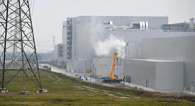 A gödi Samsung tűzzel-vassal irtotta a szakszervezetet, a kormány pedig asszisztált neki