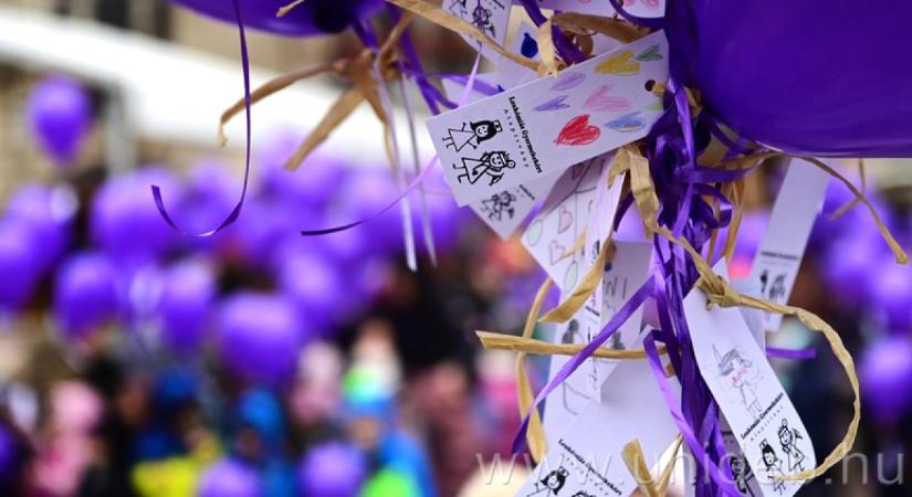 Lufikra erősített üzenetekkel szeretnének reményt adni beteg társaiknak gyerekek