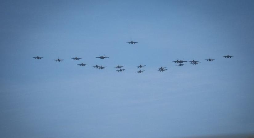 Parancsba adta a NATO-főtitkár: azonnal felszálltak a svéd Gripenek, kritikus helyre tartanak