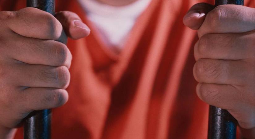 Home office-ból dolgoznak egy börtönben a bűnözők: kiakadsz, mennyi a fizujuk