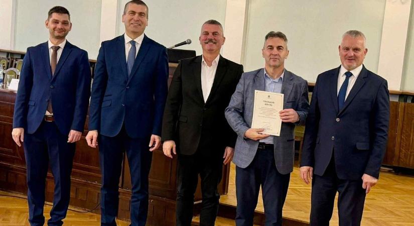 Eldőlt, milyen fejlesztések következnek Abádszalókon