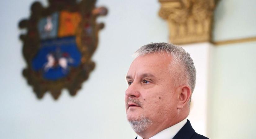 Megmutatták a főispánnak az ukrán náci üzenetét, így reagált – videó