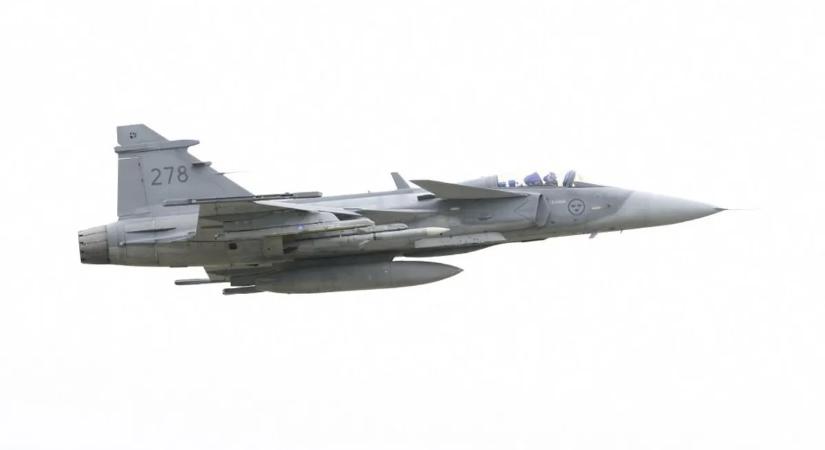 Megindultak a svéd Gripenek Grönland felé