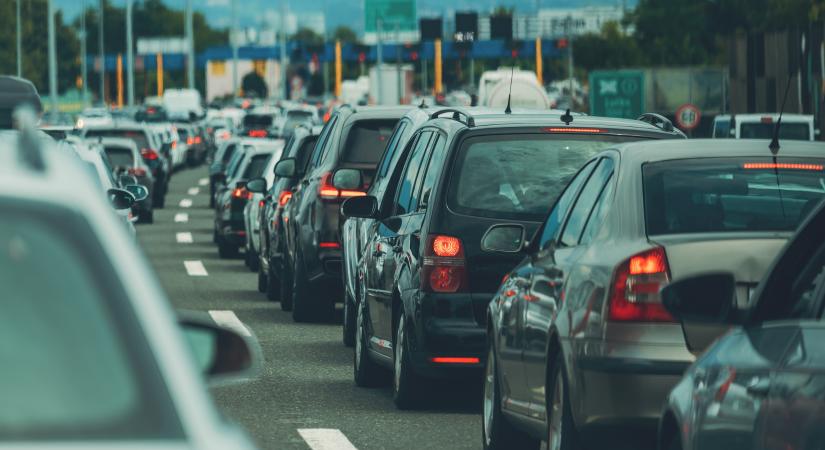 Itt a céldátum, ekkor változnak a fizetési szabályok a magyarok kedvenc nyaralóhelyén