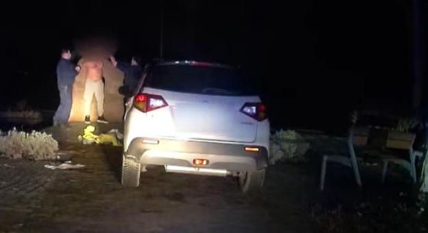 Megzavarodott férfit igazoltattak a Balatonnál