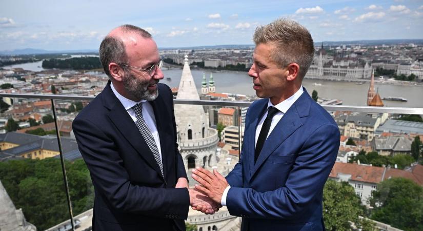 Gyurcsánytól tanultak: így jelentené be a Tisza, hogy megszűnik a rezsicsökkentés, elveszik a 13. és 14. havi nyugdíjat