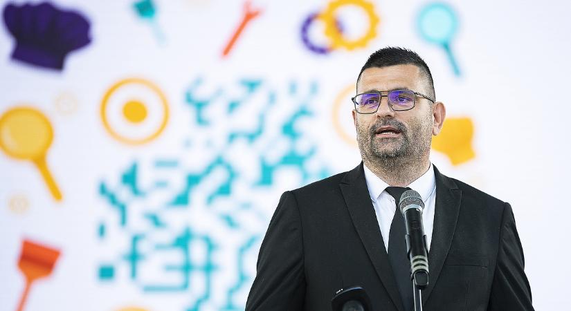 Keresésben a Fidesz: le kell cserélniük az egyik jelöltet