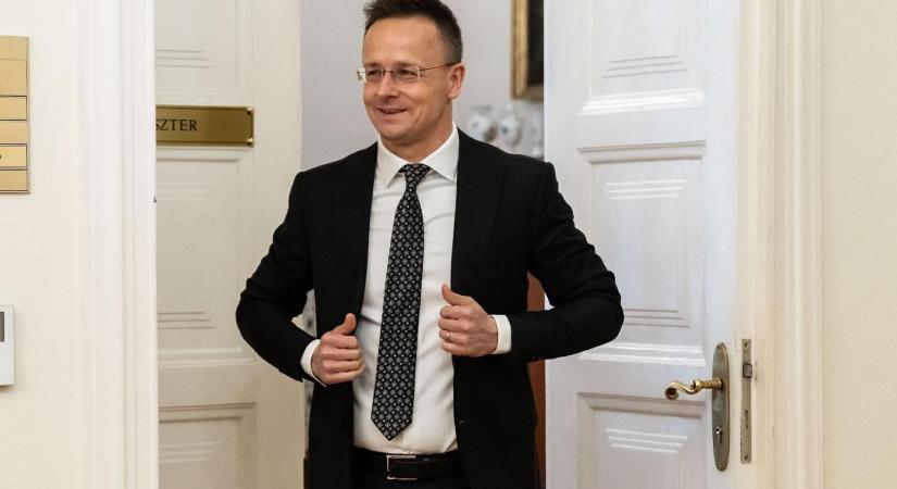 Szijjártó Péter francia és orosz segítséggel gyorsítja fel Paks 2-t