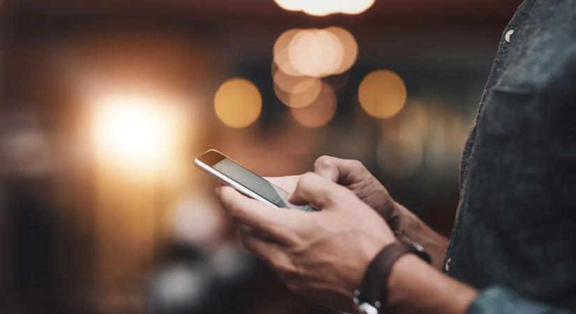 Újabb jó hír a magyar autósoknak: eltörölték a mobilparkolás utáni kényelmi díjat